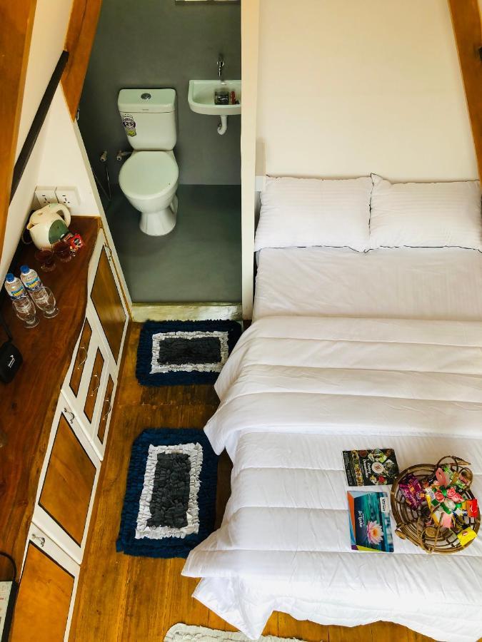 The We2 "Wildwood Elegance Escape" Acomodação com café da manhã Induruwa Exterior foto