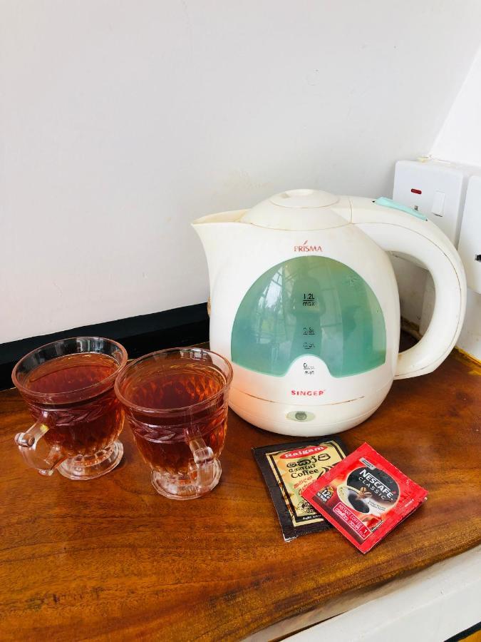 The We2 "Wildwood Elegance Escape" Acomodação com café da manhã Induruwa Exterior foto