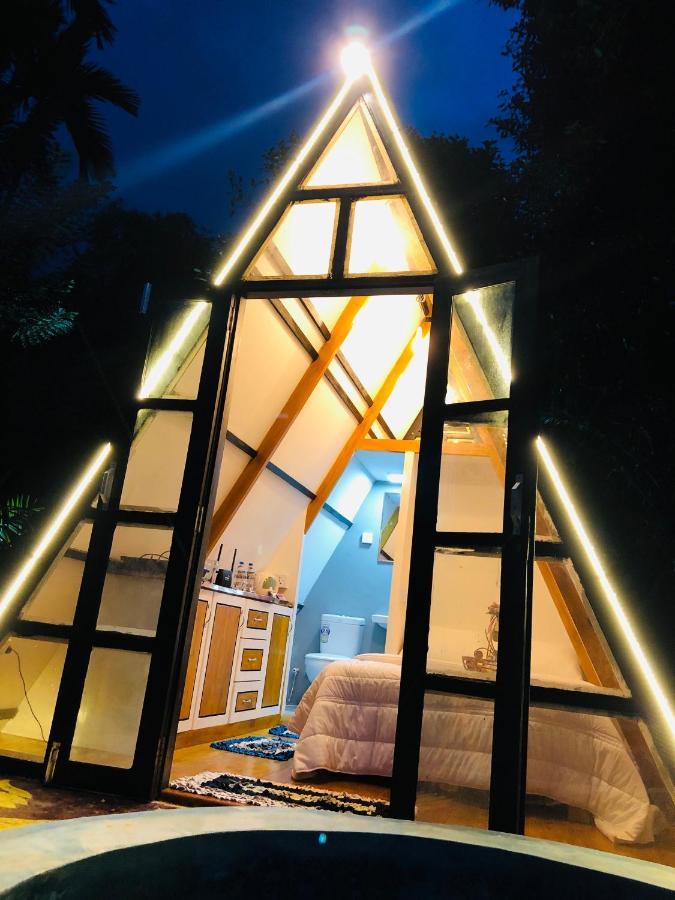 The We2 "Wildwood Elegance Escape" Acomodação com café da manhã Induruwa Exterior foto
