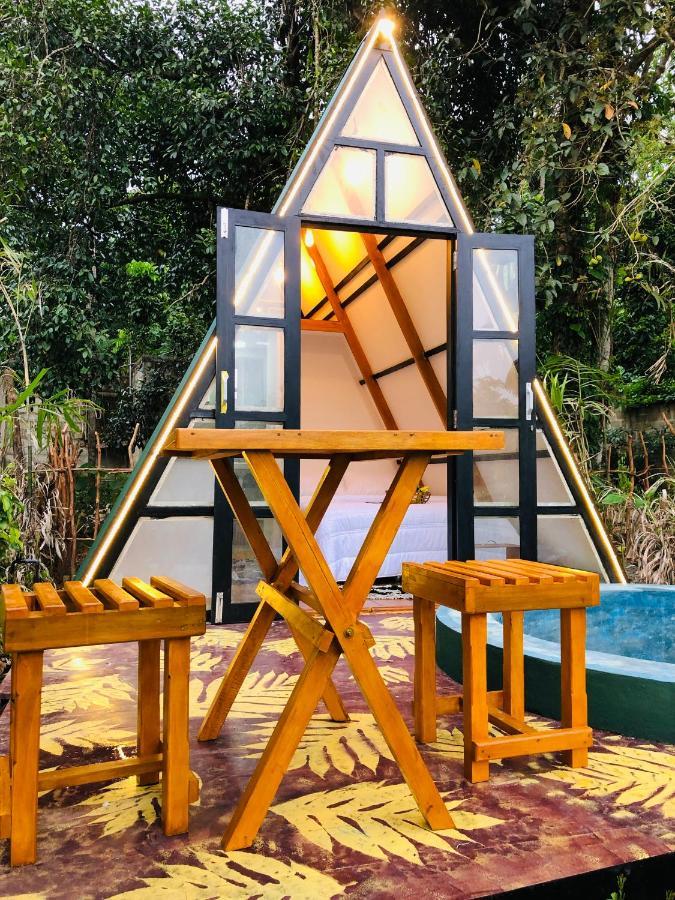 The We2 "Wildwood Elegance Escape" Acomodação com café da manhã Induruwa Exterior foto