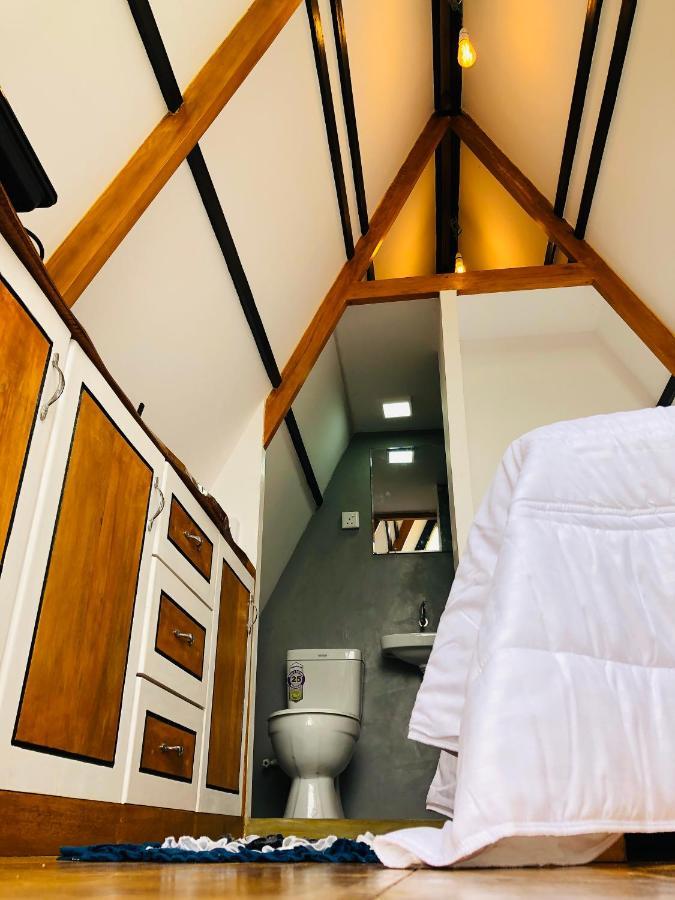 The We2 "Wildwood Elegance Escape" Acomodação com café da manhã Induruwa Exterior foto